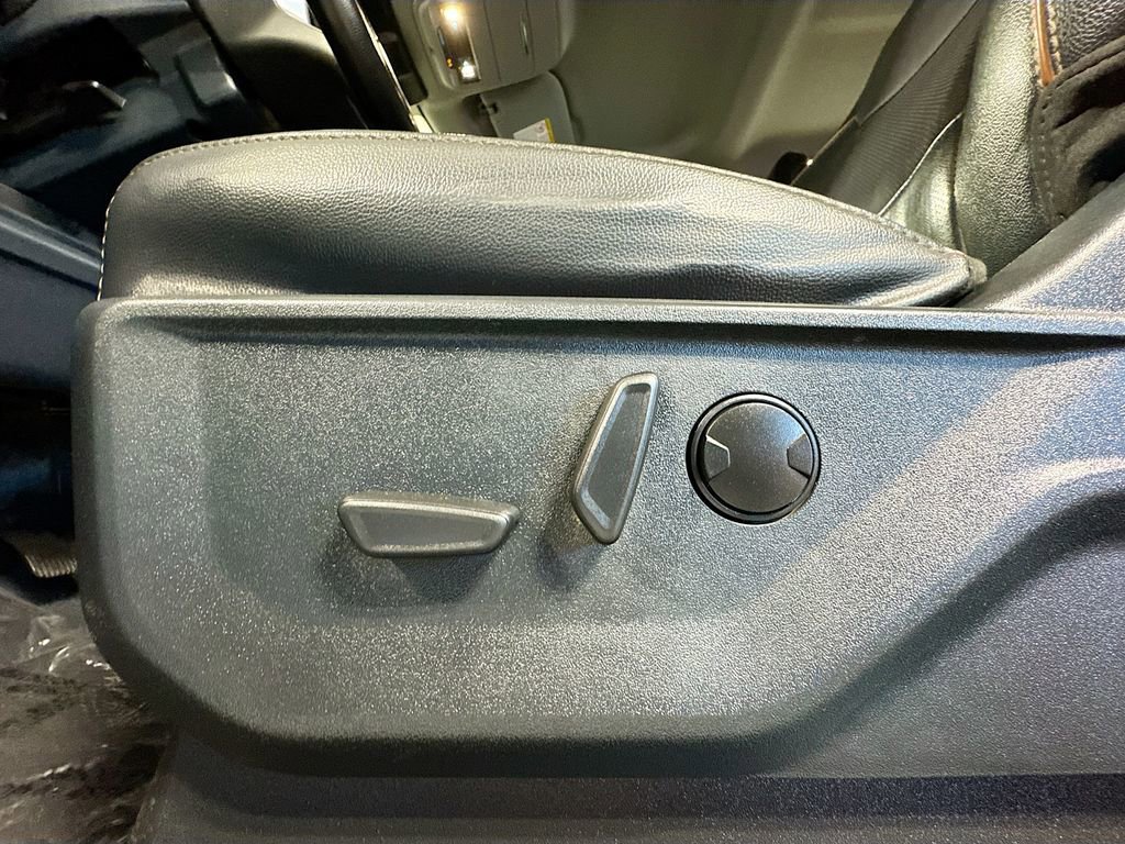 Used 2025 Ford F350 Lariat AWD/4WD image 20