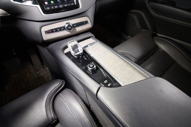 Certified 2023 Volvo XC90 T8 Ultimate w/ Protection Package Premier image 16