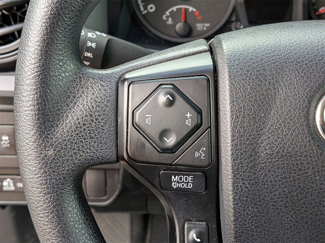 Used 2022 Toyota Tacoma SR image 11