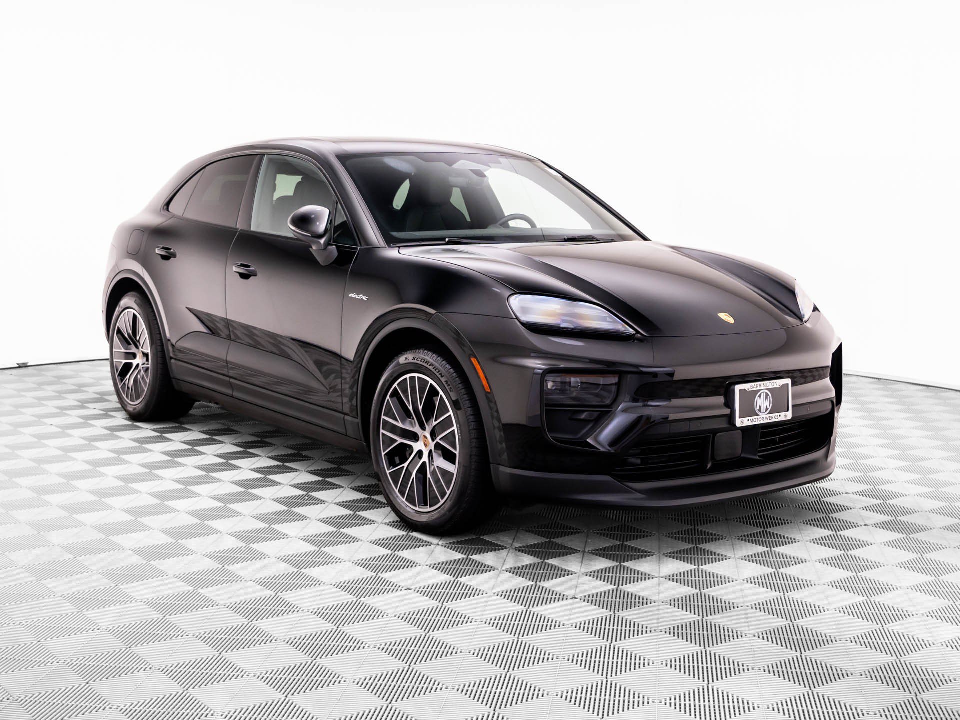 Certified 2026 Porsche Macan 4 Electric AWD/4WD image 6