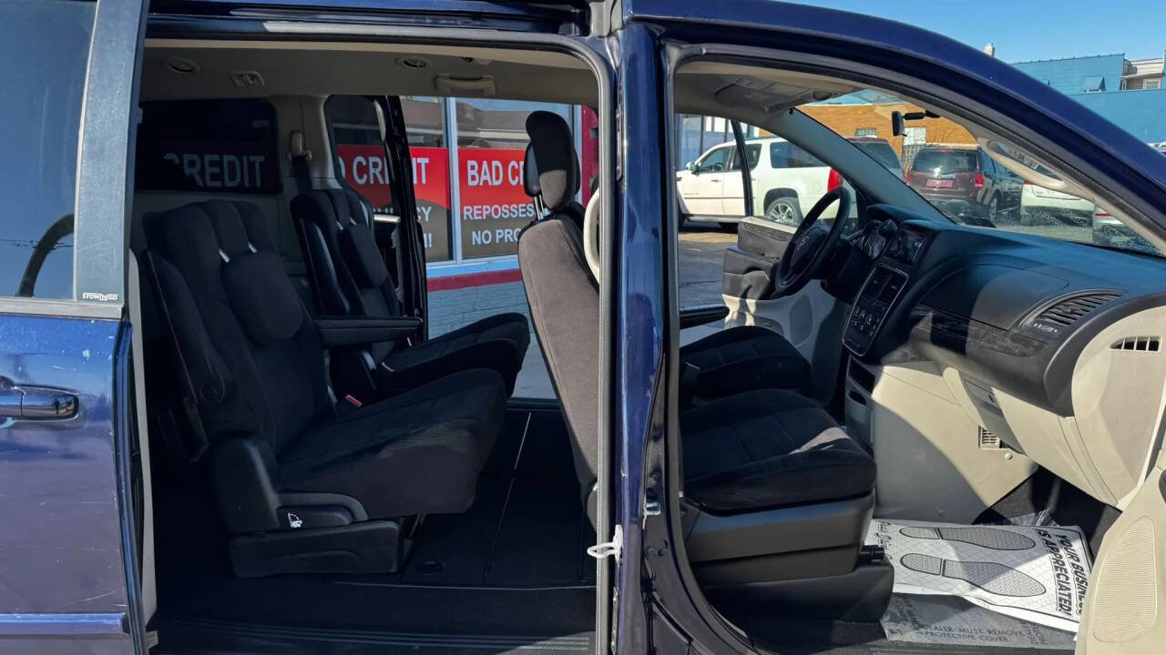 Used 2013 Dodge Grand Caravan SE image 17