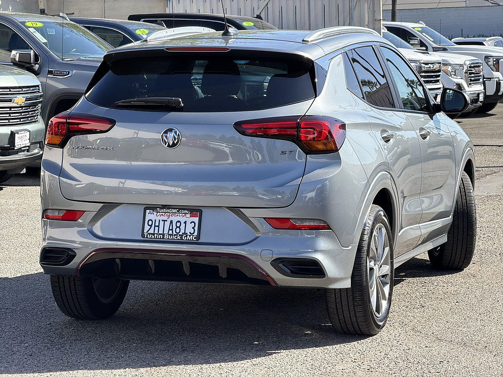 Used 2023 Buick Encore GX Select w/ Sport Touring Package FWD image 5