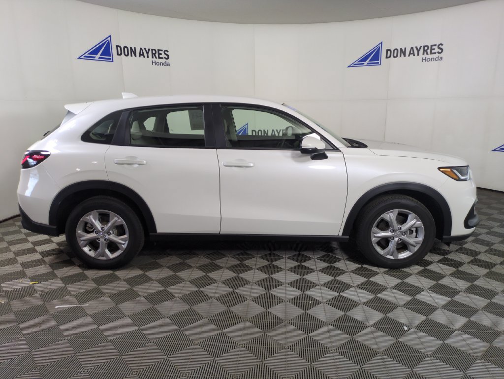 Used 2025 Honda HR-V LX image 10