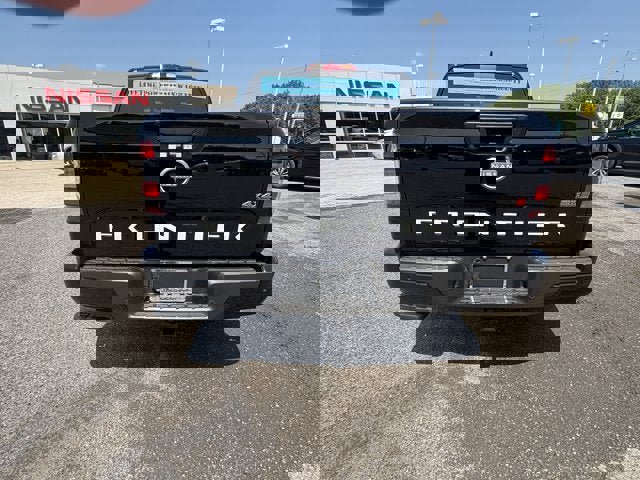 New 2025 Nissan Frontier SV w/ Tow Package image 8