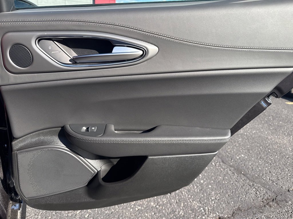 New 2025 Alfa Romeo Giulia AWD image 23