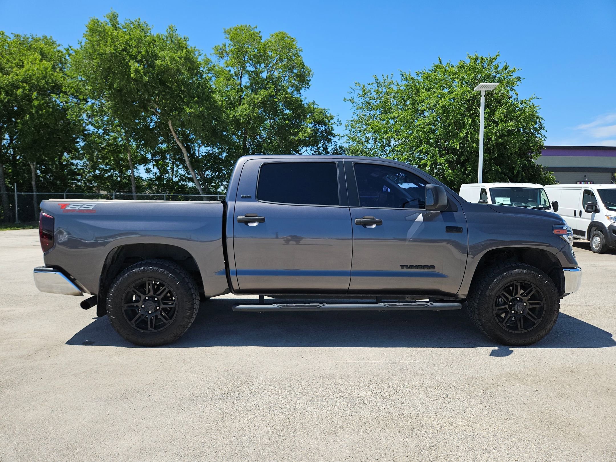 Used 2020 Toyota Tundra SR5 w/ SR5 Upgrade Package AWD/4WD image 2