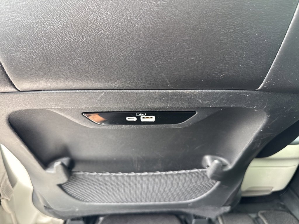 Used 2023 Chrysler Pacifica Limited image 27
