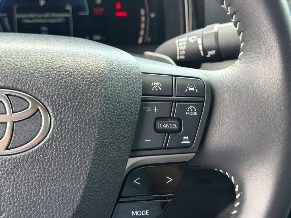 Used 2025 Toyota Camry SE w/ Convenience Package FWD image 26