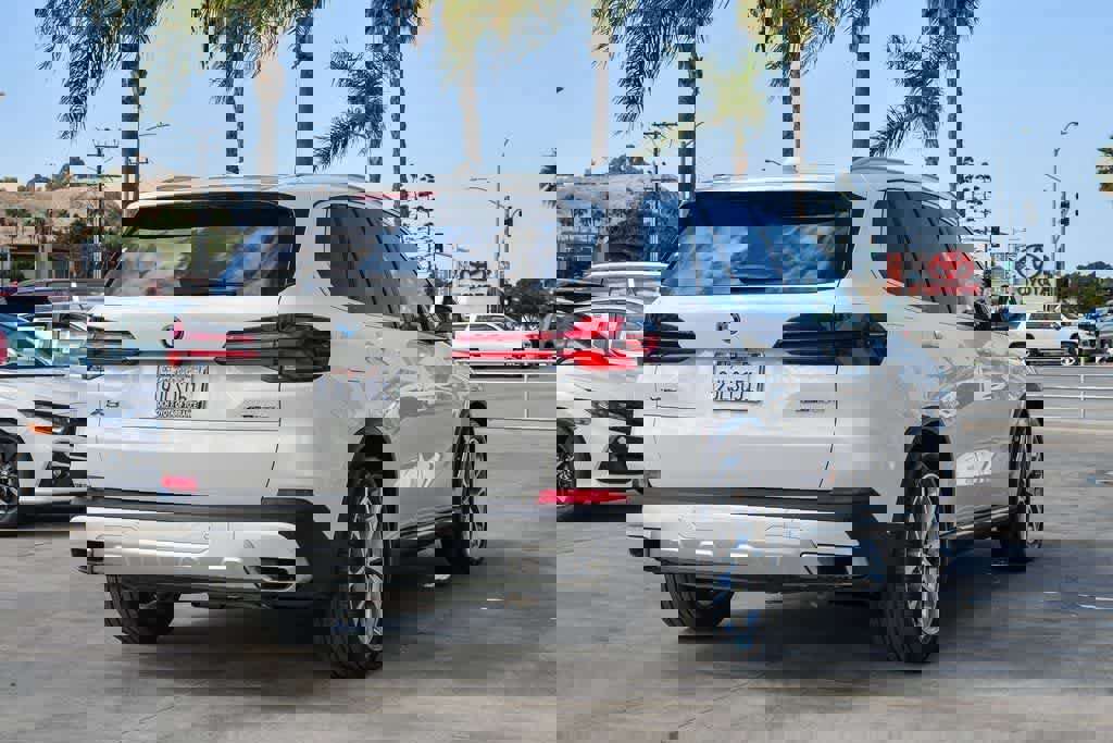 Used 2024 BMW X5 xDrive50e image 7