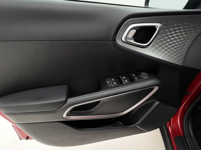 Used 2023 Kia Soul LX FWD image 24