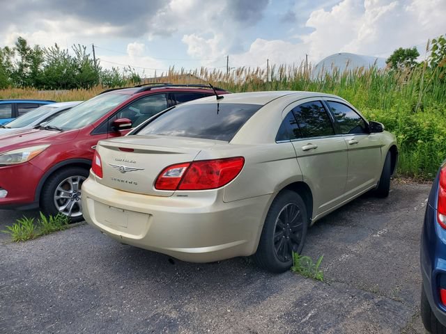 Used 2010 Chrysler Sebring Limited FWD image 3