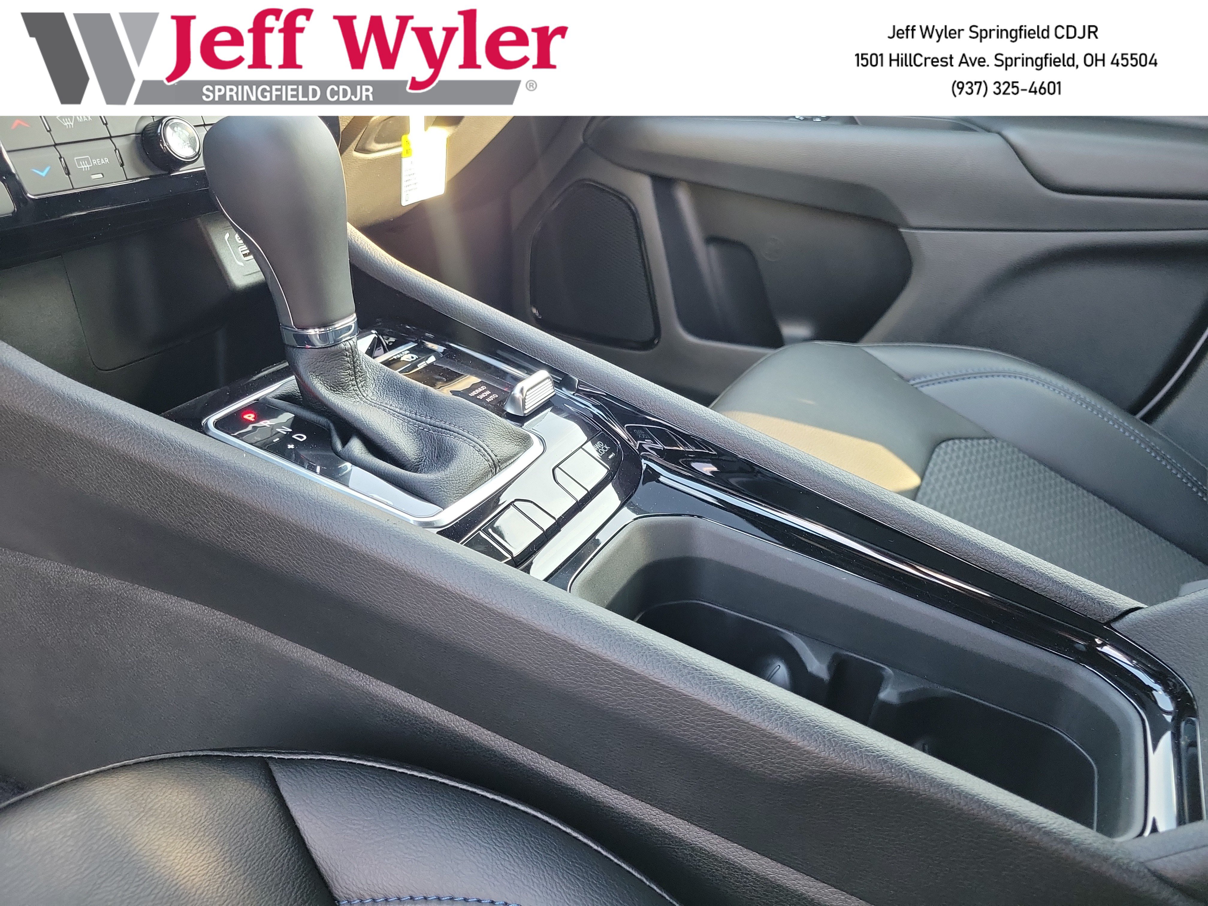 New 2026 Jeep Compass Latitude AWD/4WD image 13