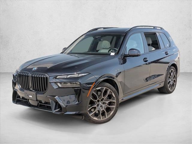 Used 2025 BMW X7 xDrive40i w/ M Sport Package AWD/4WD image 1