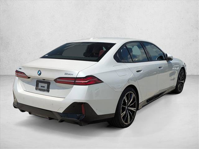 Used 2025 BMW 530i xDrive w/ M Sport Package AWD/4WD image 5
