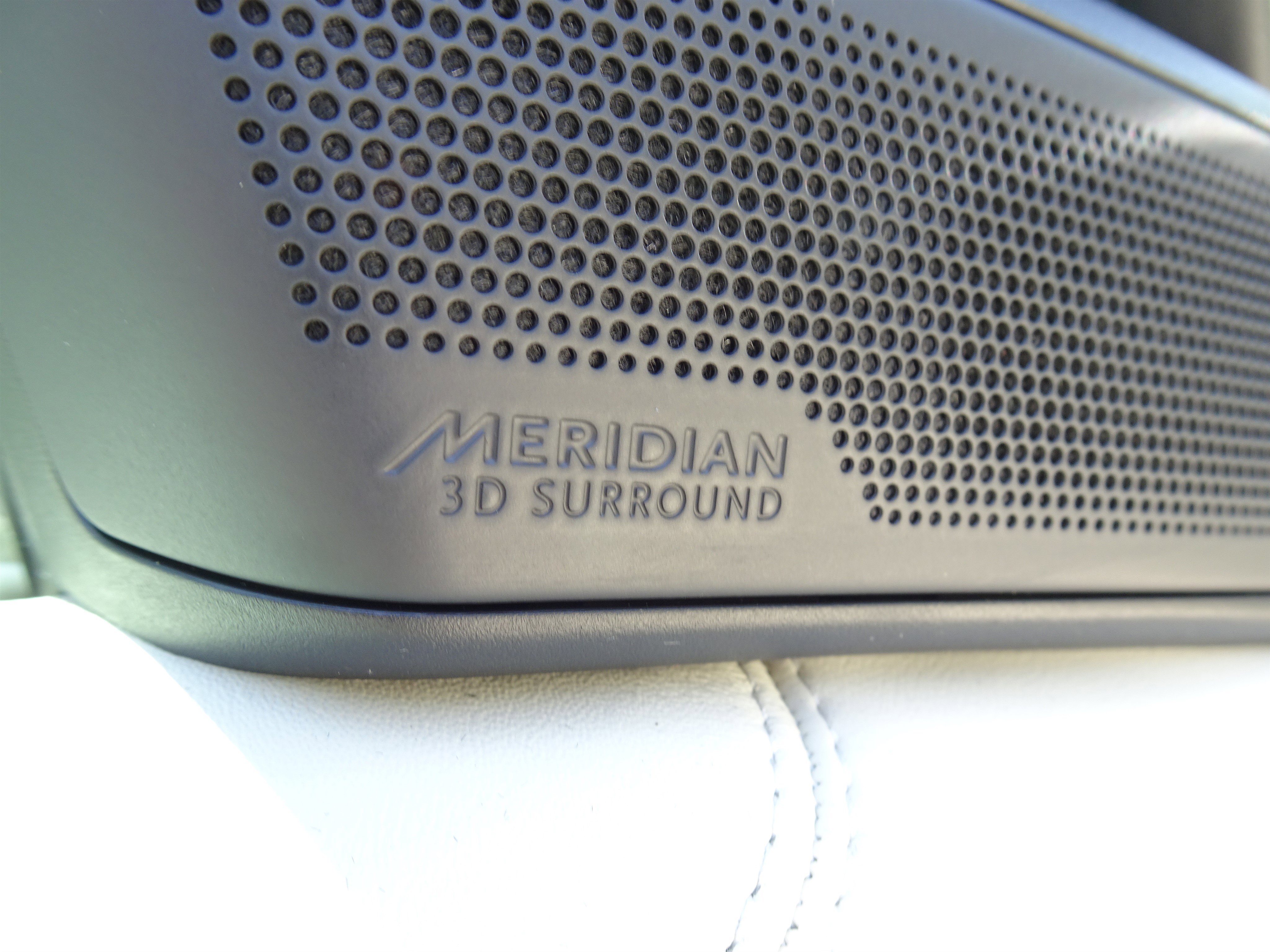 Certified 2025 Land Rover Range Rover SE AWD/4WD image 18