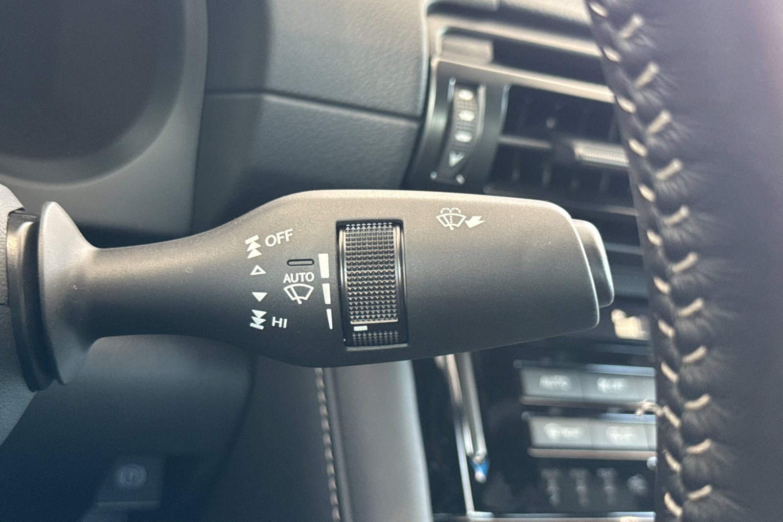 Used 2025 Lexus IS 350 F Sport RWD image 32
