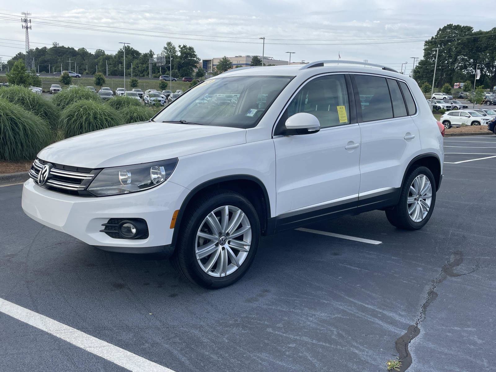 Used 2013 Volkswagen Tiguan SE FWD image 3