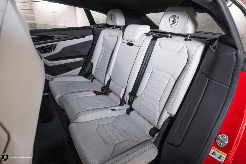 New 2025 Lamborghini Urus SE AWD/4WD image 38