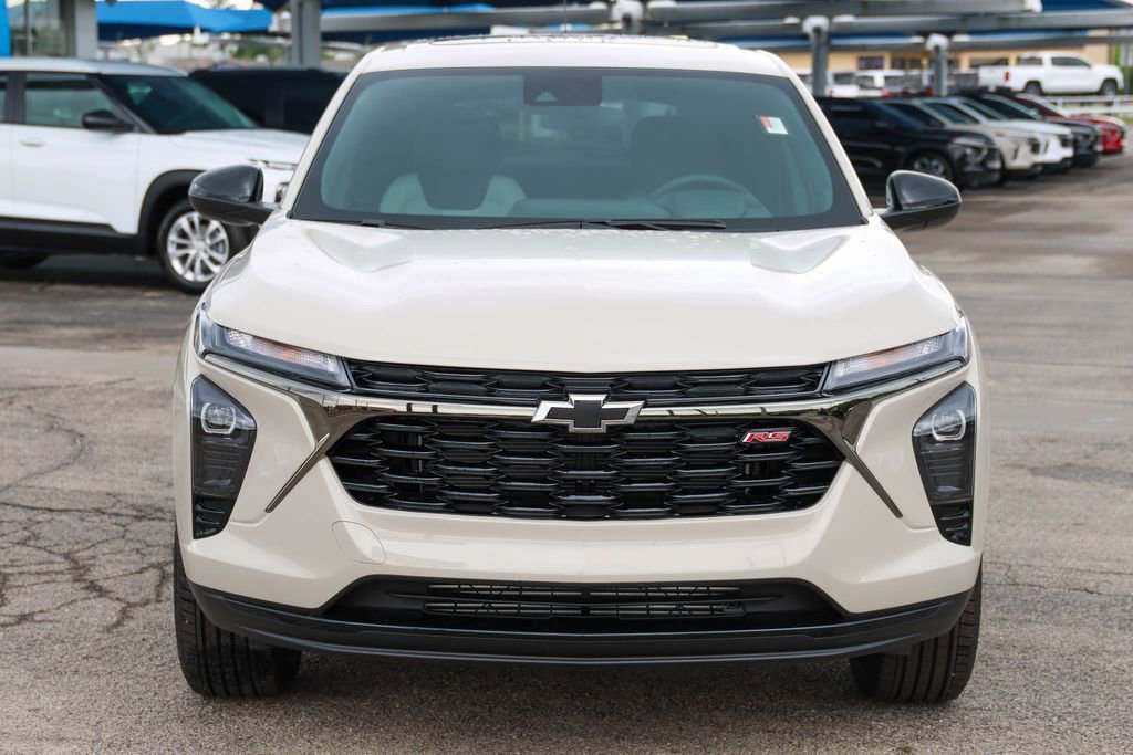 New 2026 Chevrolet Trax RS w/ Sunroof Package FWD image 2