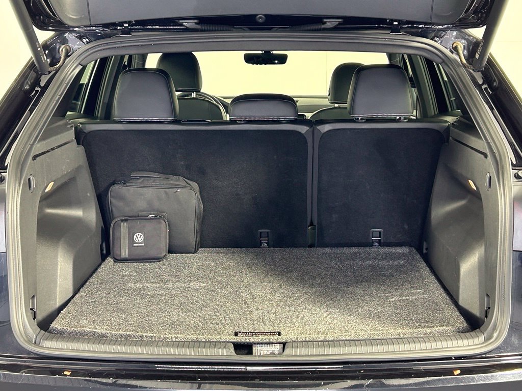 Used 2023 Volkswagen Atlas Cross Sport SE w/ Panoramic Sunroof Package AWD/4WD image 13