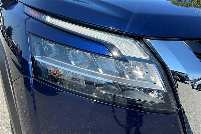 Used 2022 Nissan Pathfinder SV image 33