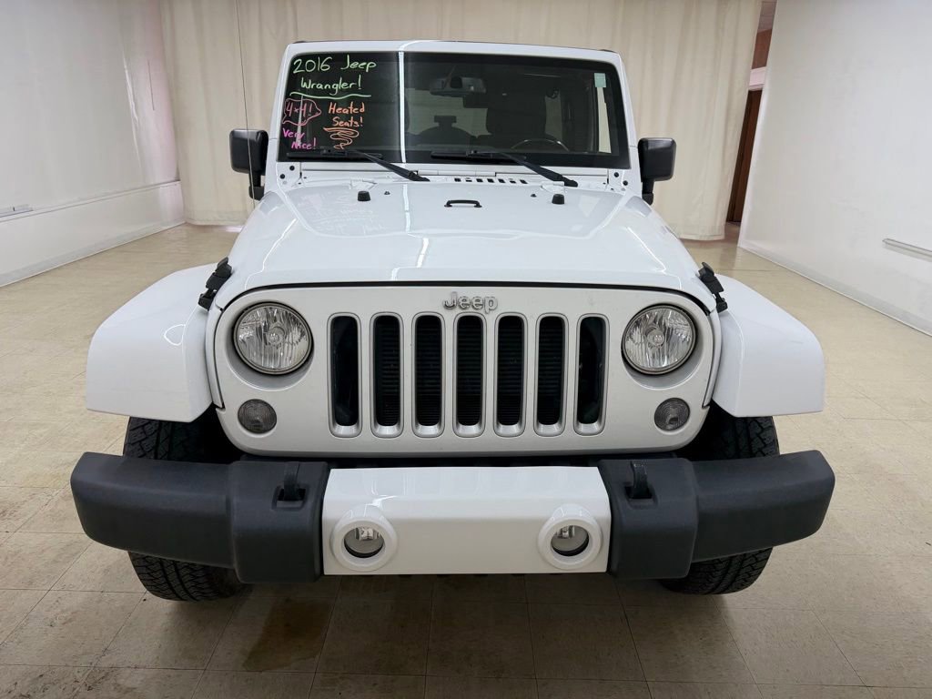 Used 2016 Jeep Wrangler Unlimited Sahara w/ Connectivity Group image 8