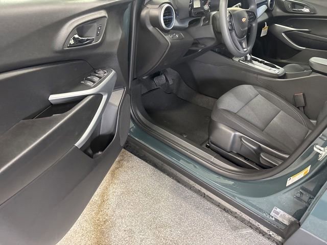 New 2026 Chevrolet Trax LS w/ LS Convenience Package FWD image 13