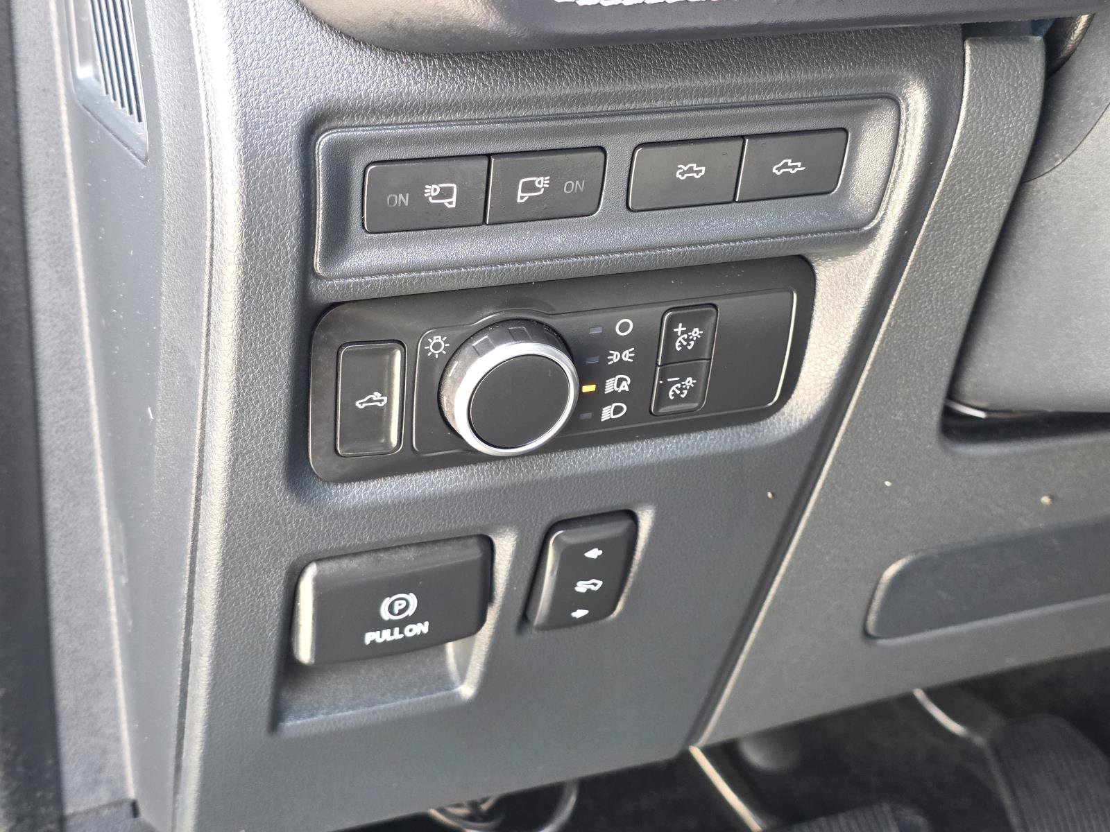 Used 2022 Ford F150 Lightning Platinum AWD/4WD image 27