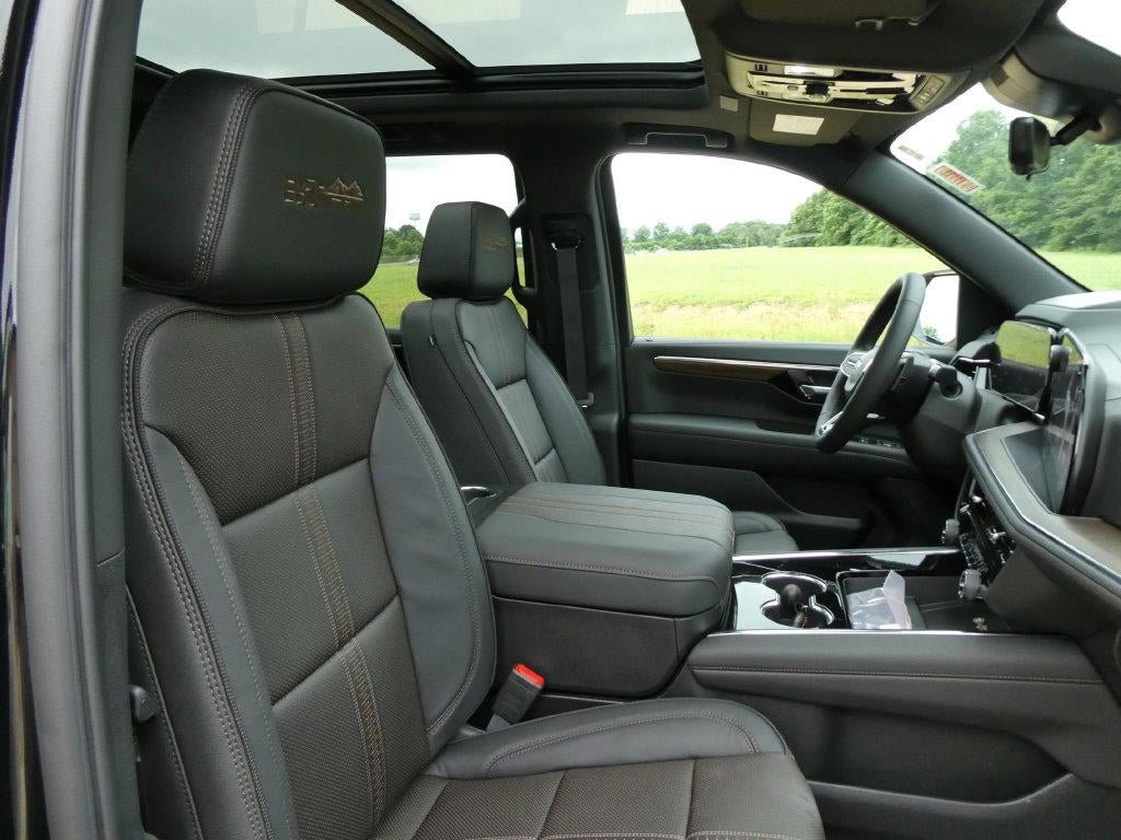New 2026 Chevrolet Tahoe High Country AWD/4WD image 11