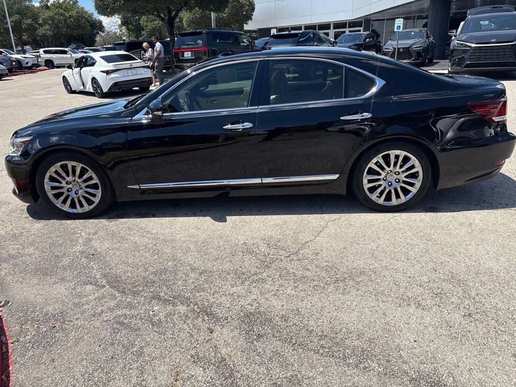 Used 2014 Lexus LS 460 w/ Comfort Package RWD image 2