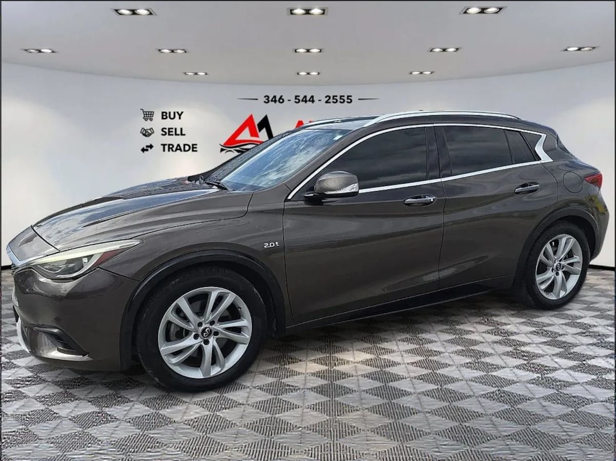Used 2019 INFINITI QX30 FWD image 1