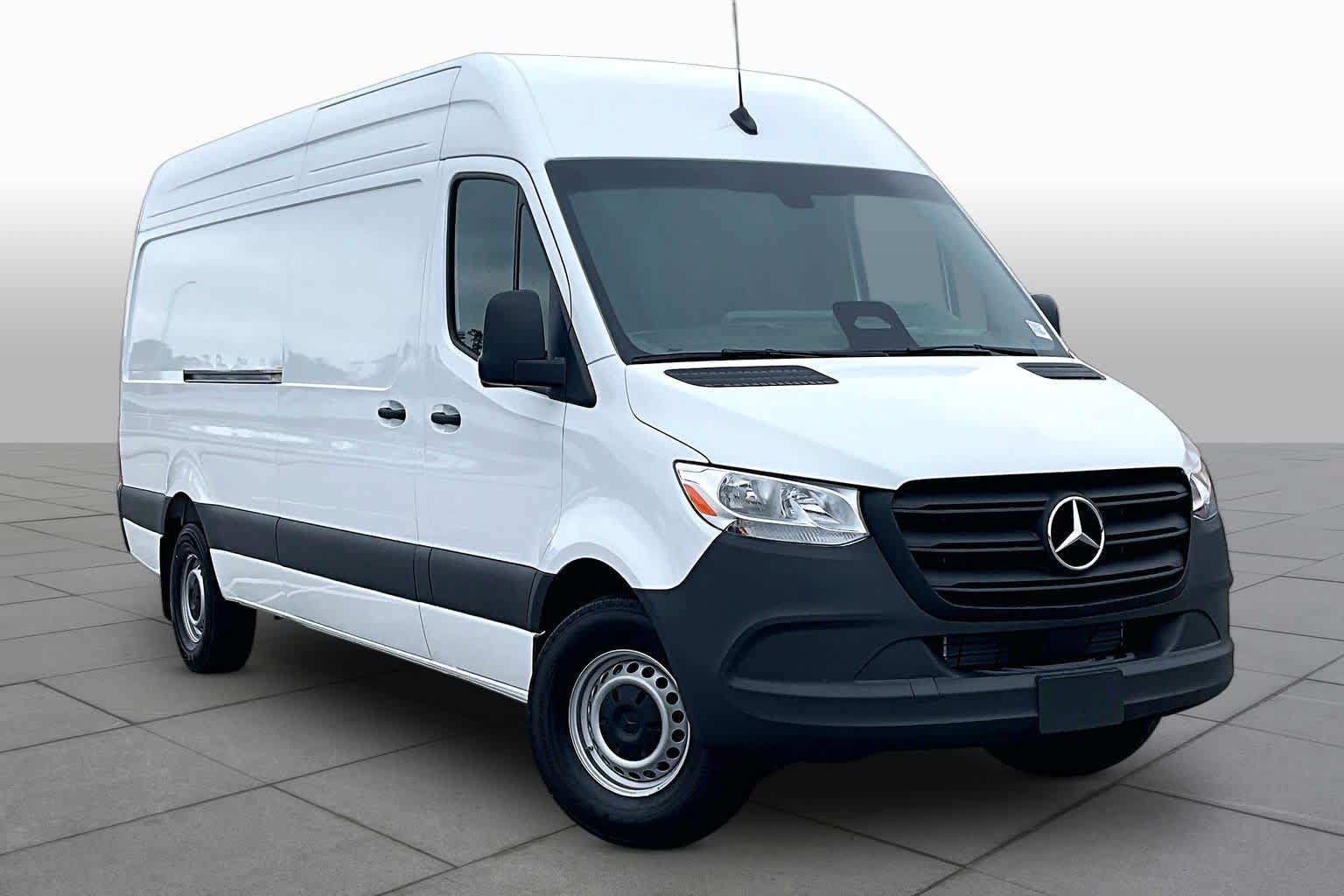 New 2026 Mercedes-Benz Sprinter 2500 video 2