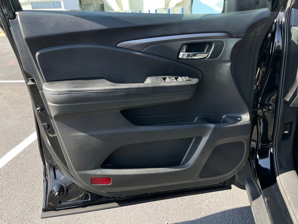 Used 2022 Honda Pilot Sport image 23