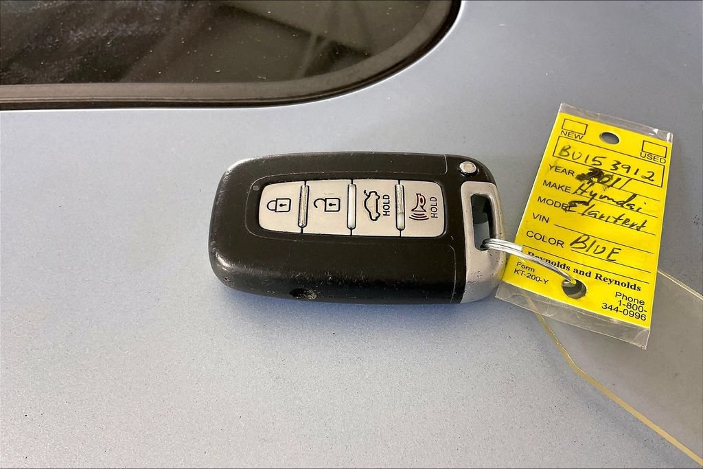 Used 2011 Hyundai Elantra Limited w/ Premium Pkg 5 FWD image 13