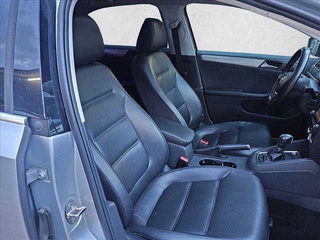 Used 2015 Volkswagen Jetta SE FWD image 17