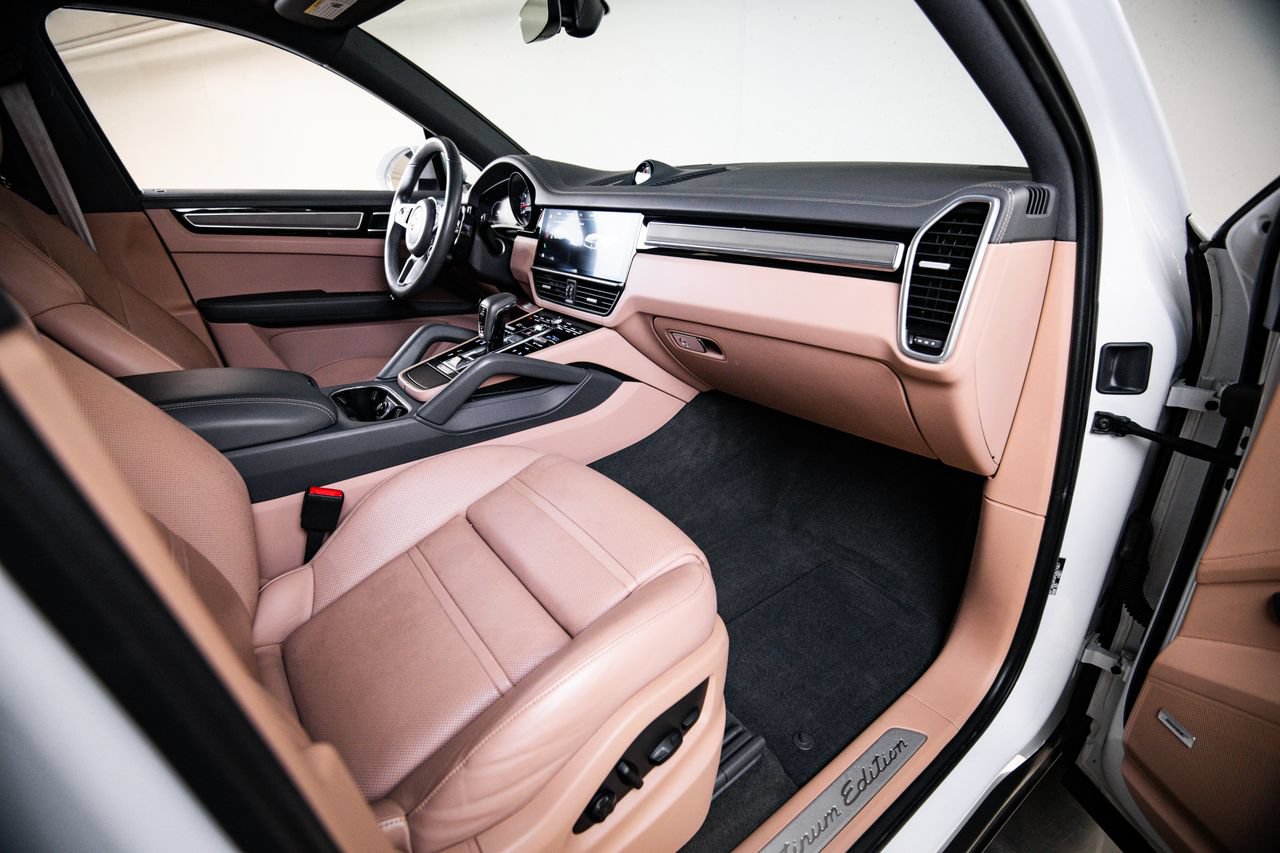 Certified 2023 Porsche Cayenne Platinum Edition AWD/4WD image 28