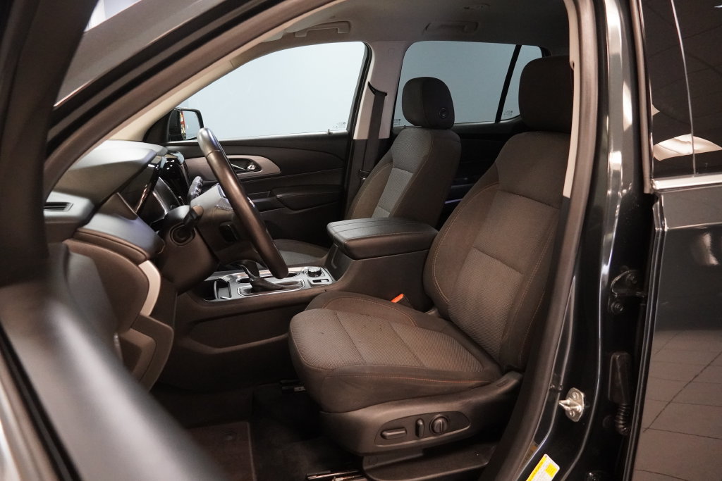 Used 2019 Chevrolet Traverse LT w/ LPO, Cargo Package AWD/4WD image 4