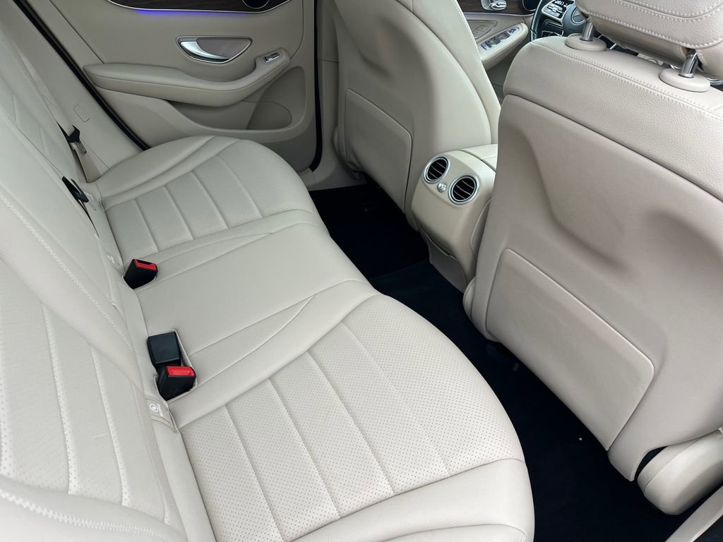Certified 2022 Mercedes-Benz GLC 300 4MATIC w/ Premium Package Lite image 18