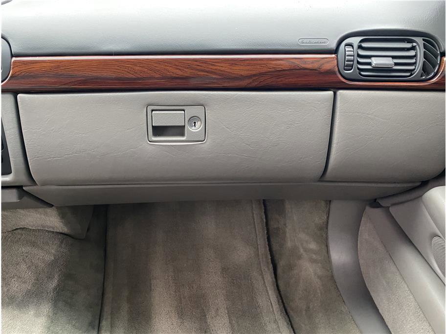 Used 1998 Cadillac De Ville Limousine image 13