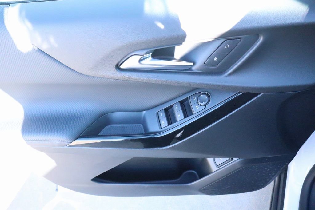 New 2026 Chevrolet Equinox LT w/ Convenience Package II FWD image 16