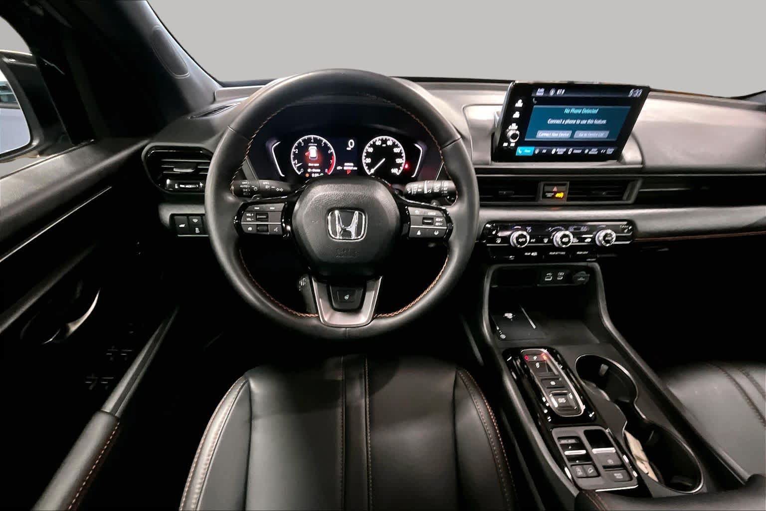 Used 2025 Honda Pilot TrailSport image 6