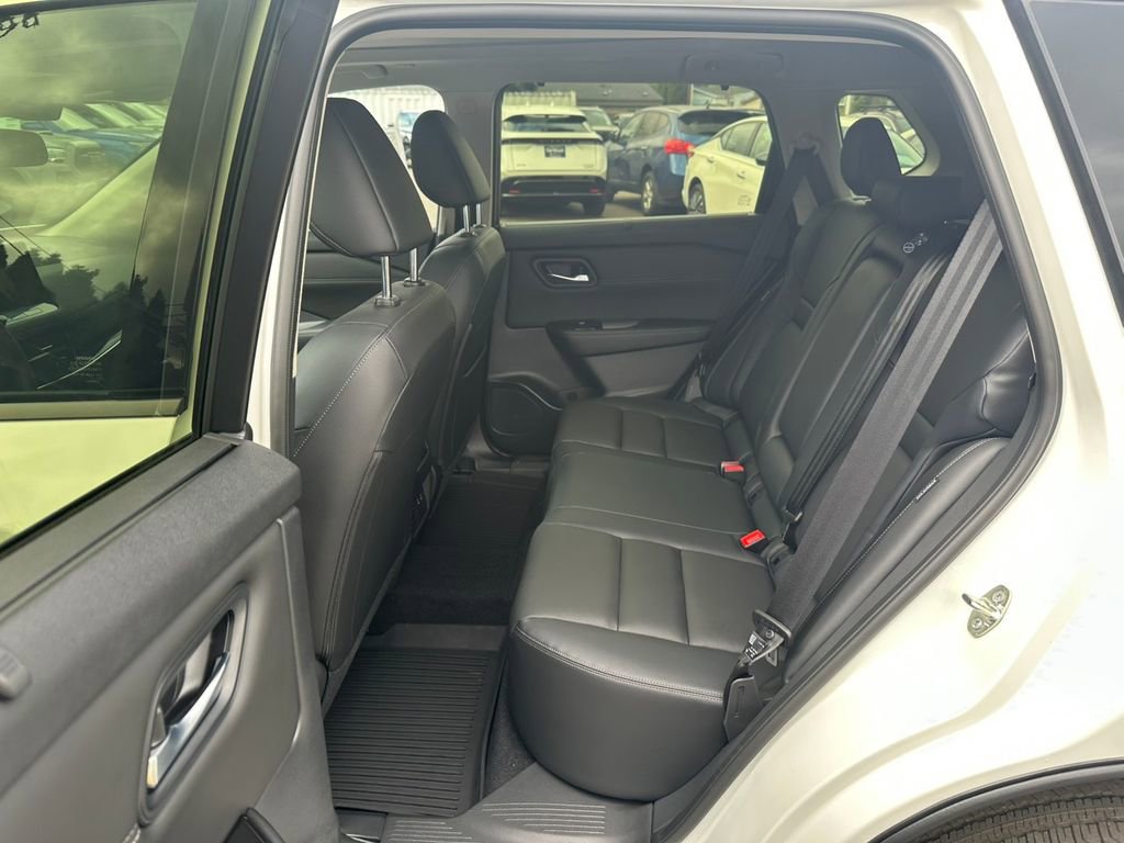 New 2025 Nissan Rogue SL w/ Tech Package image 24