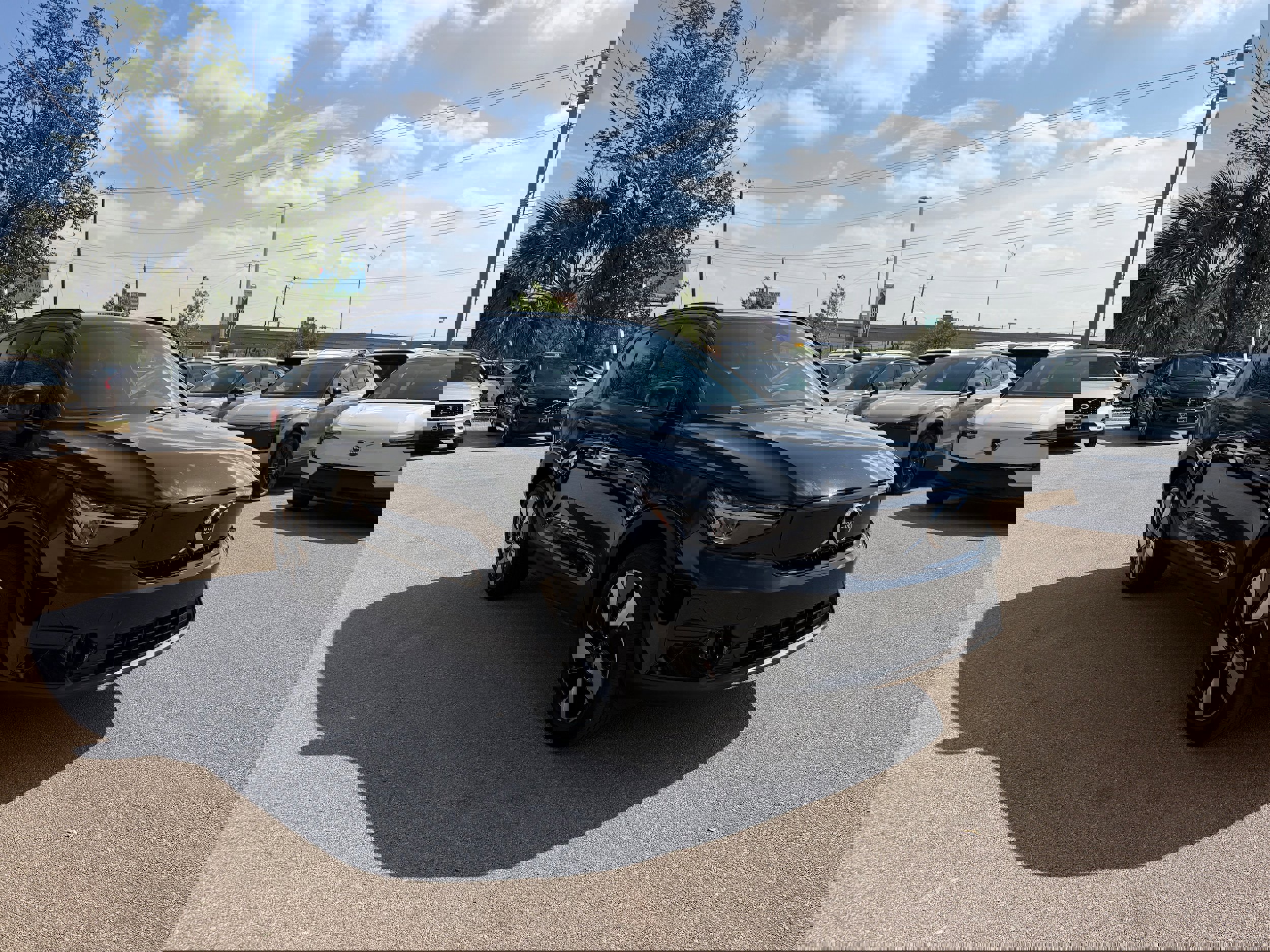 Certified 2024 Volvo XC40 B5 Core image 7