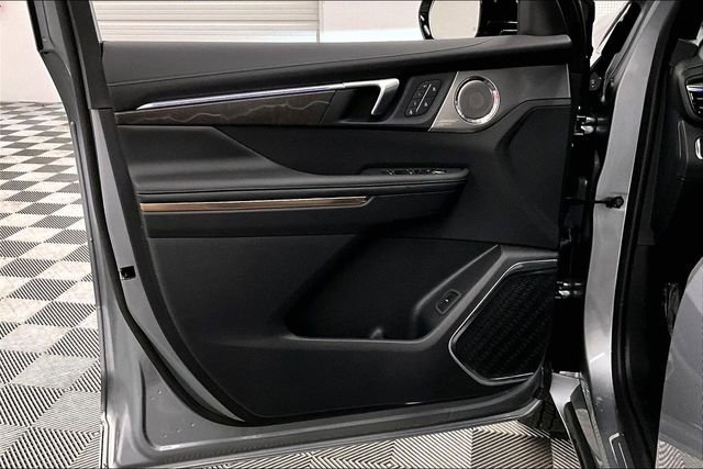 Used 2025 Buick Enclave Avenir w/ Super Cruise Package image 21