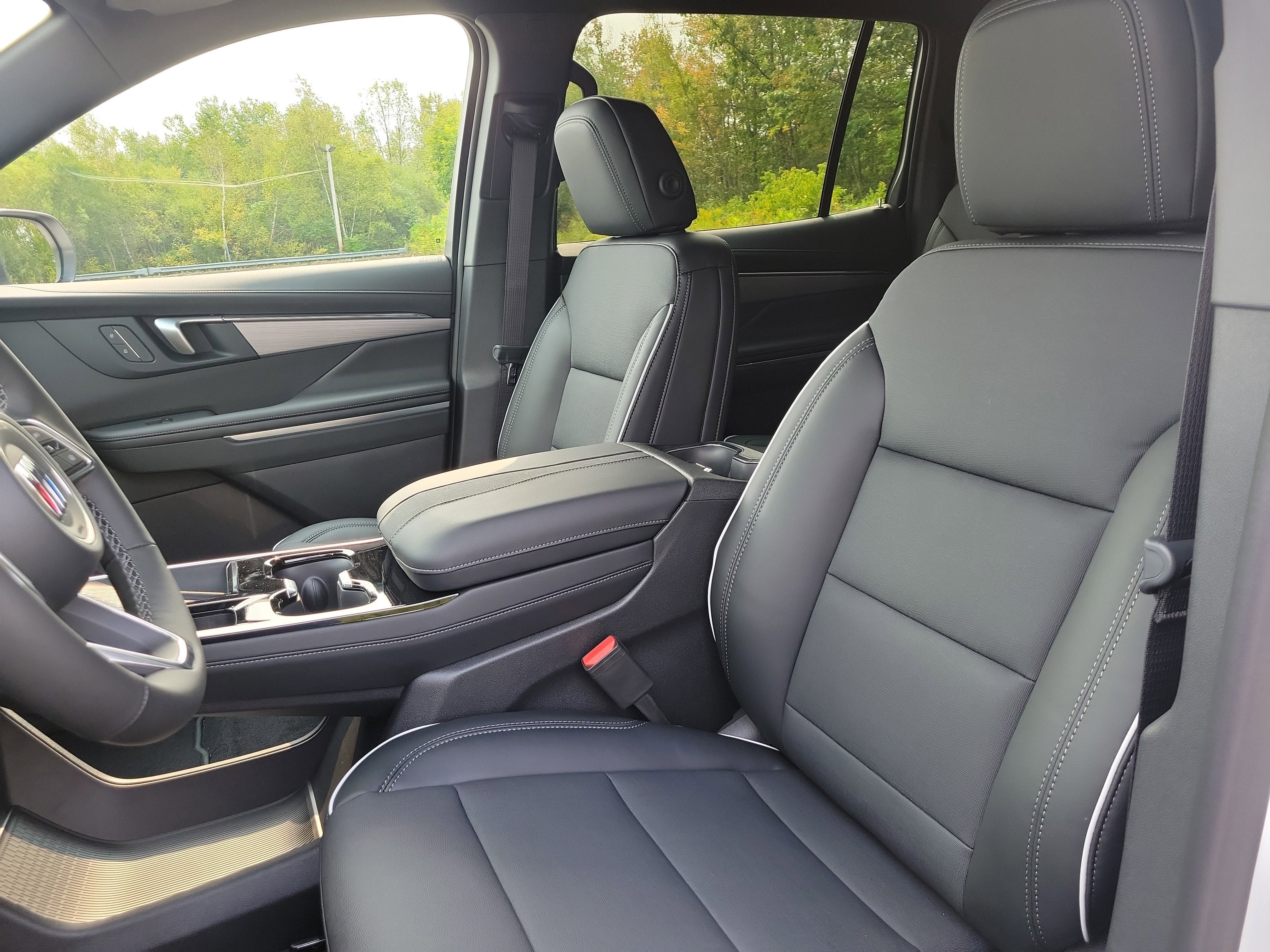 New 2026 Buick Enclave Preferred w/ Power Package image 4