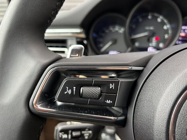 Used 2025 Porsche Macan AWD/4WD image 15