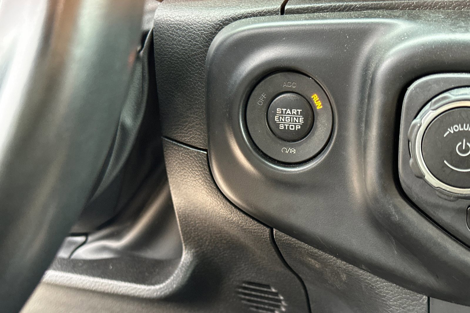 Used 2022 Jeep Wrangler Unlimited Sahara image 23