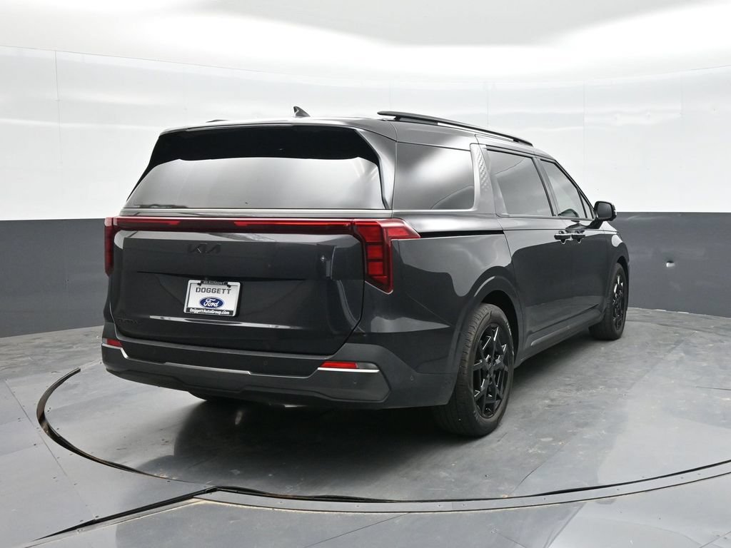 Used 2026 Kia Carnival SX w/ SX Dark Edition Package FWD image 14
