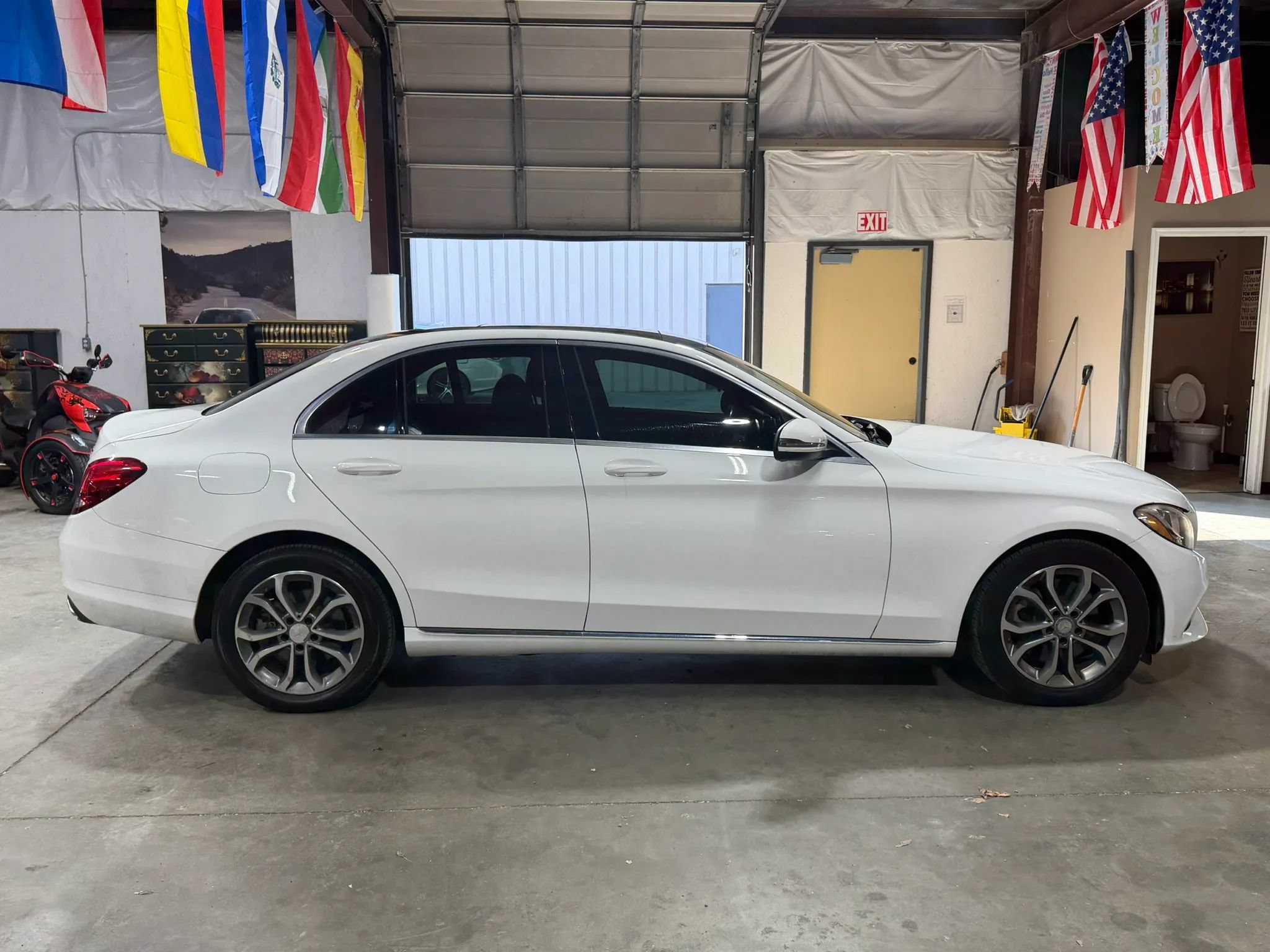 Used 2016 Mercedes-Benz C 300 4MATIC Sedan w/ Multimedia Package image 8