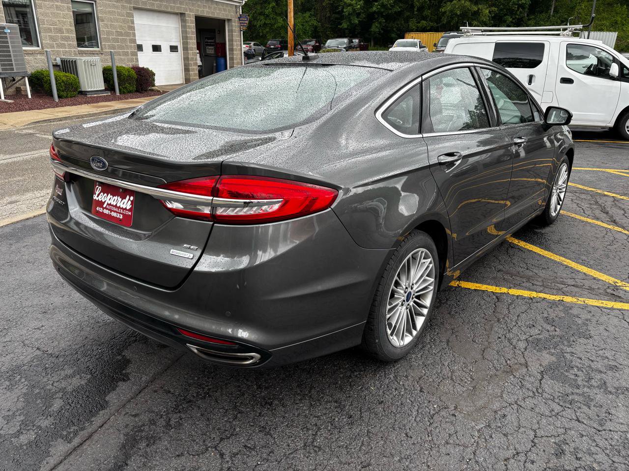 Used 2017 Ford Fusion SE w/ Fusion SE Technology Package FWD image 7